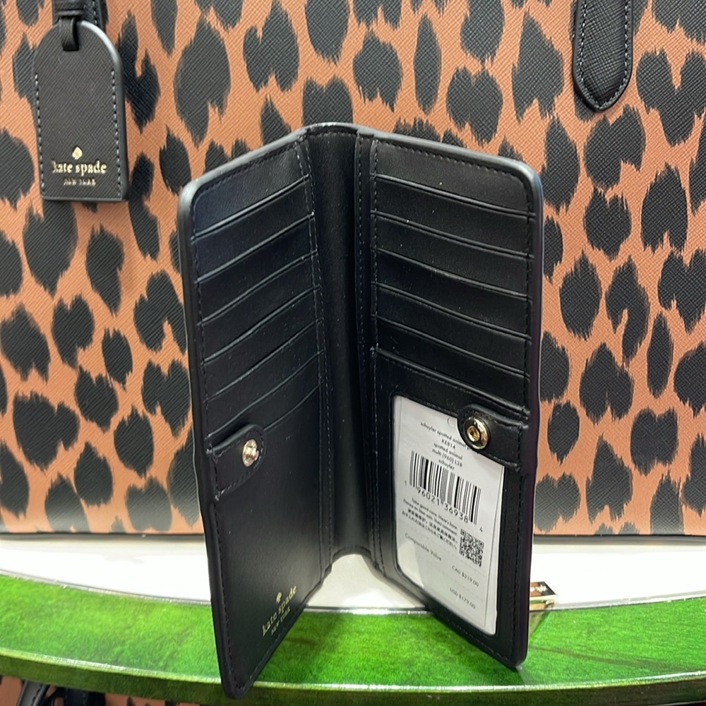 Kate Spade Schuyler Large Slim Bifold Wallet
COLOR:
Multi
NWT - Picture 4 of 16